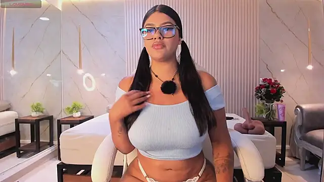 luna taylorss online show from 28, 5, 2026