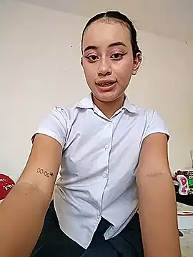 Snapshot of L0lita_Emi12 chatting on 11, 6, 2026 L0lita Emi12 online show from 11, 6, 2026