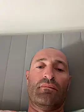 Snapshot of vladgree chatting on 3, 8, 2026 vladgree online show from 3, 8, 2026