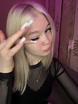 Velvet Doll  online show from 31, 5, 2026