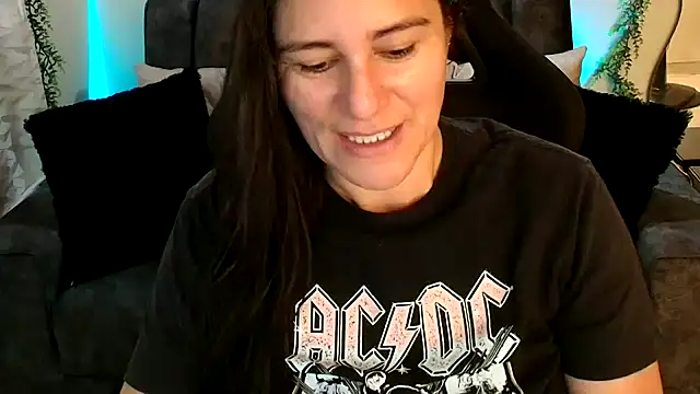 LUCYMILF SEXY online show from 30, 5, 2026