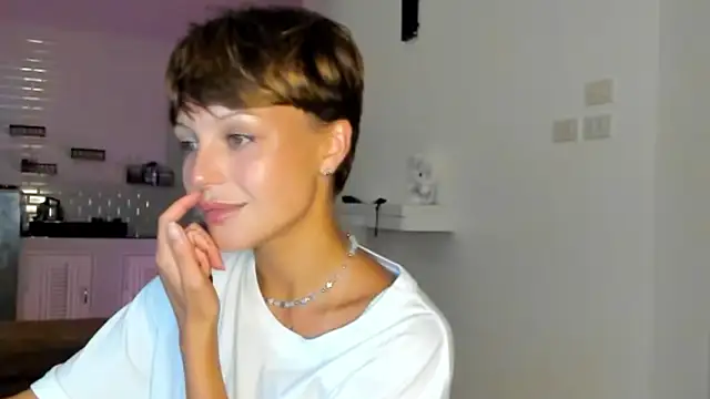 Snapshot of DollieRush chatting on 19, 6, 2026 DollieRush online show from 19, 6, 2026