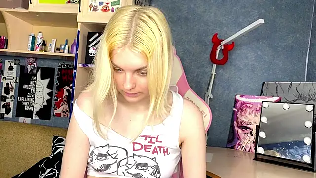 MonicaHolt online show from 3, 7, 2026