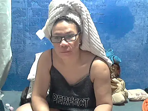 hotchilimom online show from 27, 6, 2026