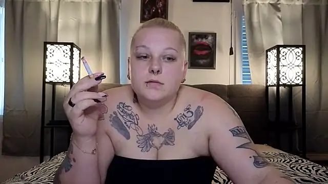 Snapshot of Lady_Peggi chatting on 15, 5, 2026 Lady Peggi online show from 15, 5, 2026