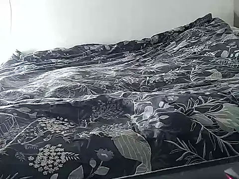 Snapshot of Carlyfr chatting on 27, 11, 2025 Carlyfr online show from 27, 11, 2025