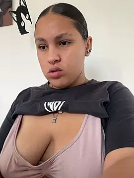 Snapshot of Selene_Voon_ chatting on 31, 7, 2026 Selene Voon online show from 31, 7, 2026