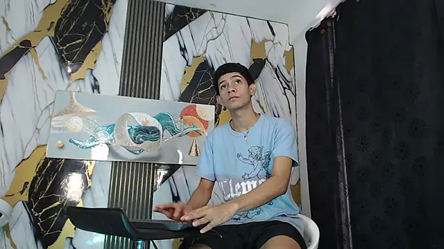 Snapshot of TWINKS_BOYSX chatting on 6, 6, 2026 TWINKS BOYSX online show from 6, 6, 2026