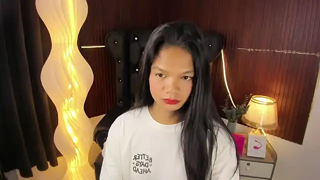 Naya Hilton online show from 30, 5, 2026
