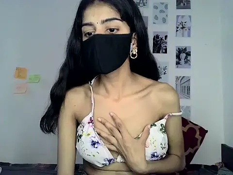 Snapshot of SASSY__BABY_ chatting on 13, 5, 2026 SASSY BABY online show from 13, 5, 2026