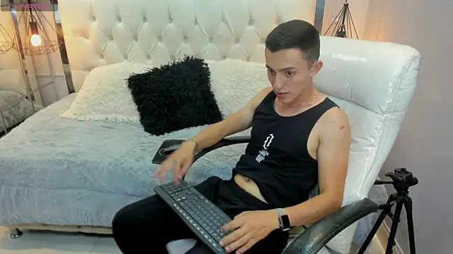 oliver chaze  online show from 10, 5, 2026