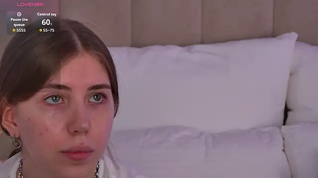 EvaAkiins online show from 28, 6, 2026