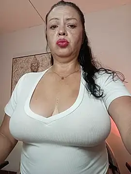 Snapshot of EvaRoberts_1 chatting on 2, 7, 2026 EvaRoberts 1 online show from 2, 7, 2026
