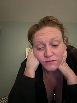 Snapshot of Kellilyn10 chatting on 3, 6, 2026 Kellilyn10 online show from 3, 6, 2026