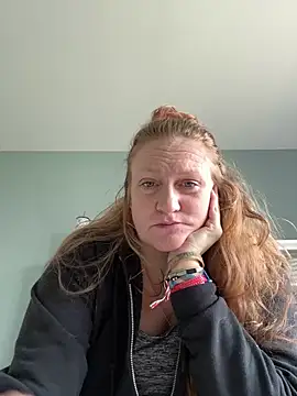 Snapshot of Kellilyn10 chatting on 8, 6, 2026 Kellilyn10 online show from 8, 6, 2026