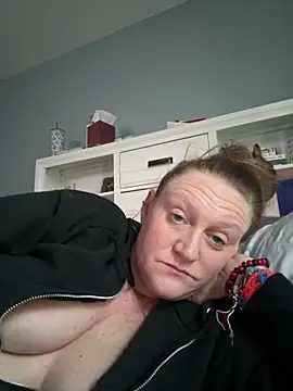 Kellilyn10 online show from 18, 6, 2026