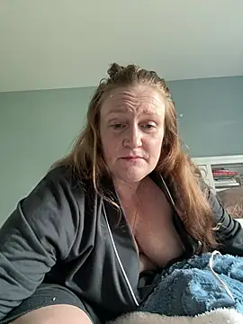 Kellilyn10 online show from 13, 7, 2026