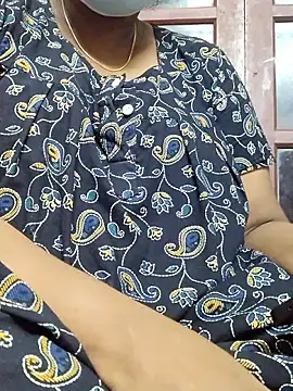 Snapshot of tamilkavitha123 chatting on 18, 5, 2026 tamilkavitha123 online show from 18, 5, 2026