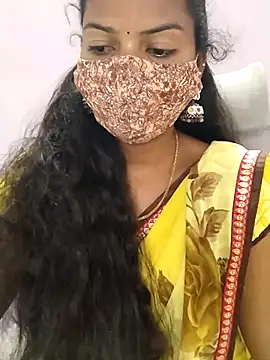 Snapshot of silksmitha- chatting on 17, 7, 2026 silksmitha- online show from 17, 7, 2026