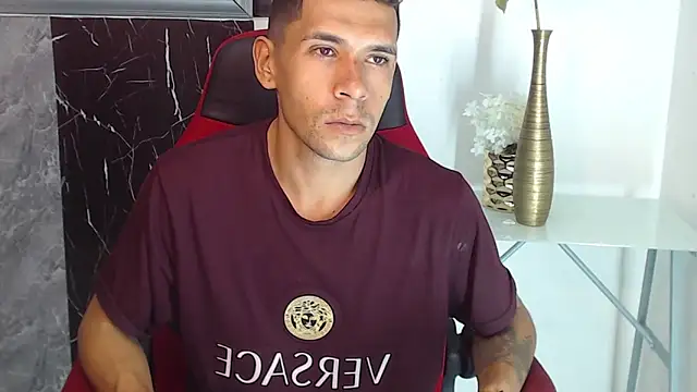 Snapshot of Miguel_sexxx chatting on 7, 6, 2026 Miguel sexxx online show from 7, 6, 2026