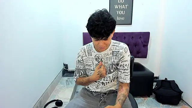 Favpussyboy online show from 11, 5, 2026