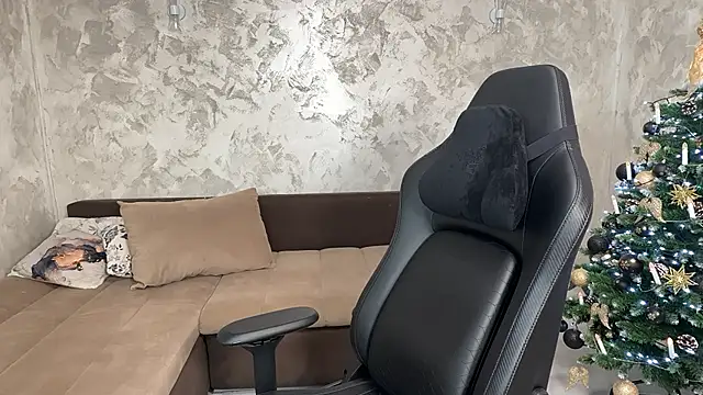 Snapshot of SophiePale chatting on 19, 12, 2025 SophiePale online show from 19, 12, 2025