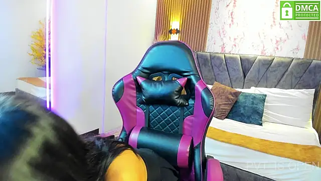 Aisha Vex online show from 7, 6, 2026