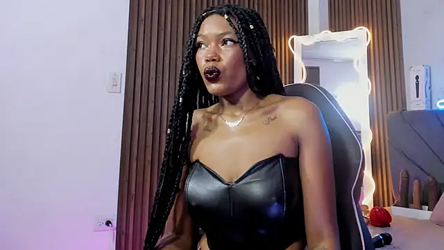 CRISTALBROKE TAY online show from 5, 6, 2026
