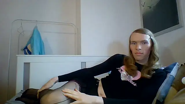 Snapshot of DaimondAngel chatting on 3, 6, 2026 DaimondAngel online show from 3, 6, 2026
