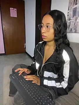 CassiePink  online show from 11, 5, 2026