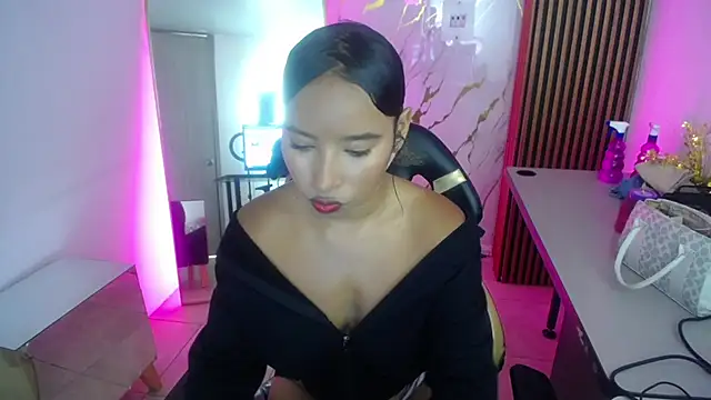 SCARLET ROUSE M online show from 12, 5, 2026