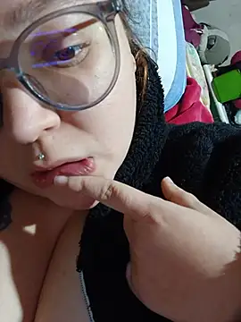 Candy1875 online show from 13, 5, 2026