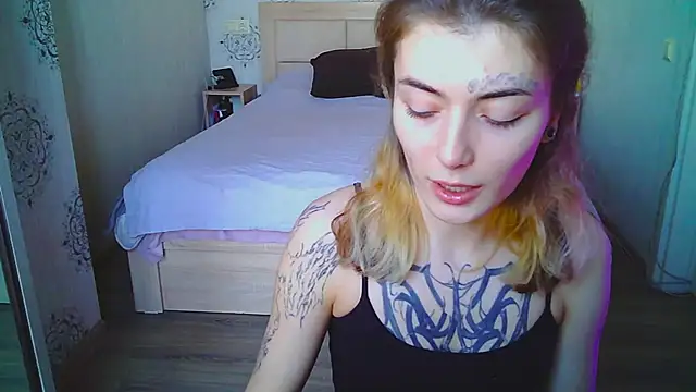 Snapshot of HarrisLola chatting on 12, 5, 2026 HarrisLola online show from 12, 5, 2026