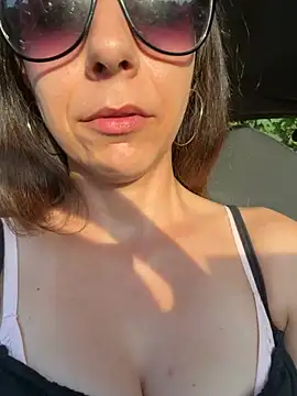 Snapshot of GirlNextDoorBianca chatting on 14, 7, 2026 GirlNextDoorBianca online show from 14, 7, 2026