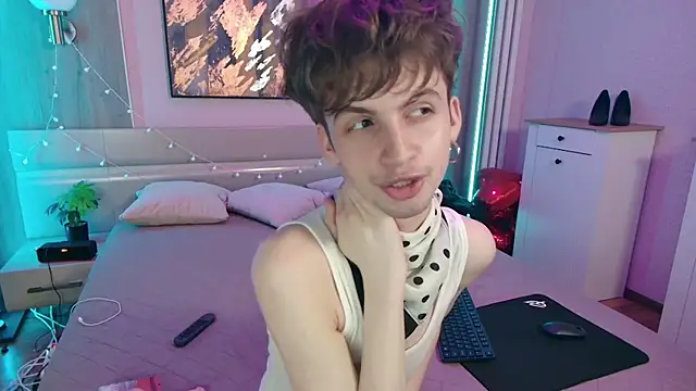Bimbo boy  online show from 20, 5, 2026