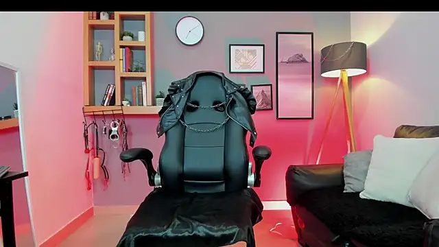 Madameee xx online show from 20, 5, 2026
