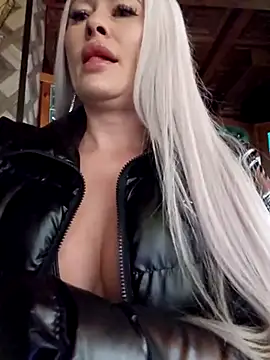 Snapshot of MILFBARBY chatting on 7, 3, 2025 MILFBARBY online show from 7, 3, 2025