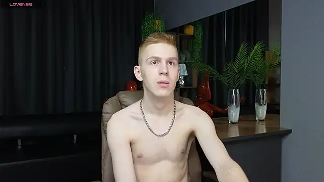 Tommy CrashXXX online show from 12, 5, 2026