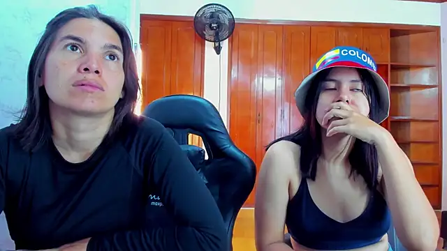Snapshot of Soffy_and_Emily chatting on 27, 6, 2026 Soffy and Emily online show from 27, 6, 2026