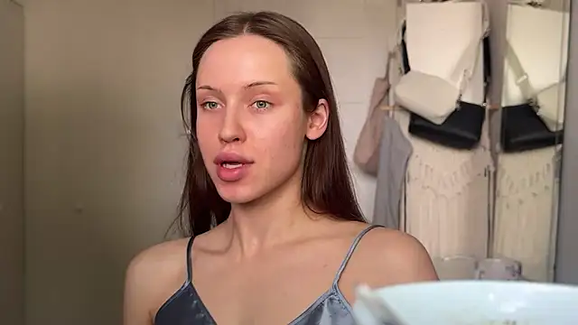 Emma Grace Thompson  online show from 23, 5, 2026