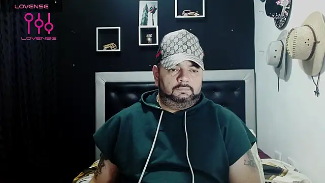 Snapshot of perverseveteranmanxxx chatting on 13, 12, 2024 perverseveteranmanxxx online show from 13, 12, 2024