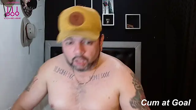 Snapshot of perverseveteranmanxxx chatting on 8, 1, 2025 perverseveteranmanxxx online show from 8, 1, 2025