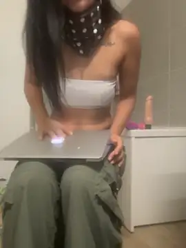 Snapshot of PoussiereOrientale chatting on 3, 6, 2026 PoussiereOrientale online show from 3, 6, 2026
