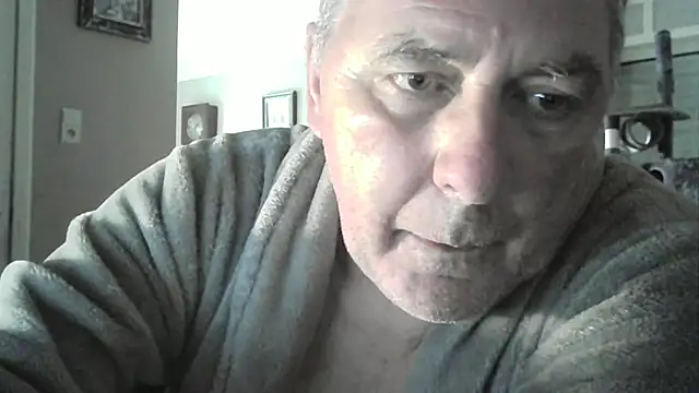 Snapshot of edje59a chatting on 6, 11, 2025 edje59a online show from 6, 11, 2025