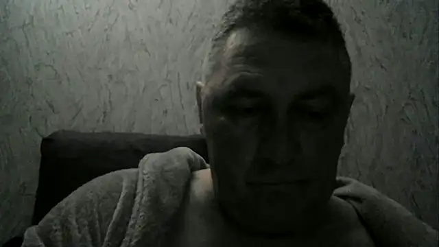 Snapshot of edje59a chatting on 17, 12, 2025 edje59a online show from 17, 12, 2025