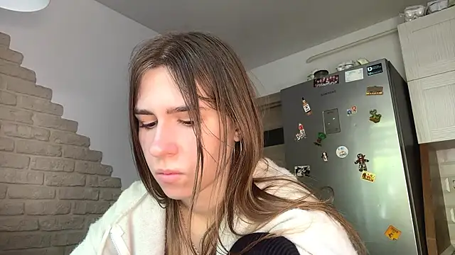ZaraGuyette online show from 17, 5, 2026