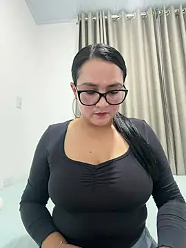 Snapshot of rousee69_ chatting on 19, 6, 2026 rousee69 online show from 19, 6, 2026