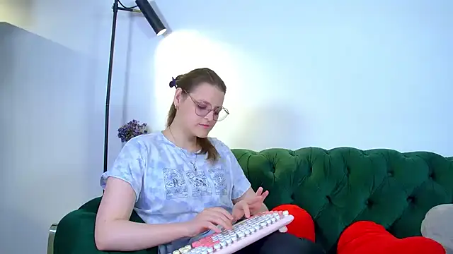 AlexaAvery online show from 13, 6, 2026