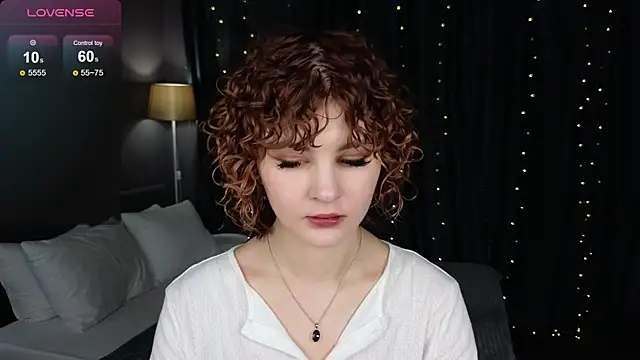 Snapshot of Kira__Fluffy chatting on 25, 6, 2026 Kira Fluffy online show from 25, 6, 2026