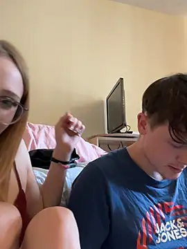 LauraundSteve  online show from 20, 5, 2026